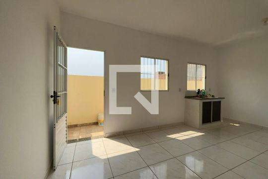 Sala de casa para alugar com 2 quartos, 50m² em Vila Hipica, Vinhedo