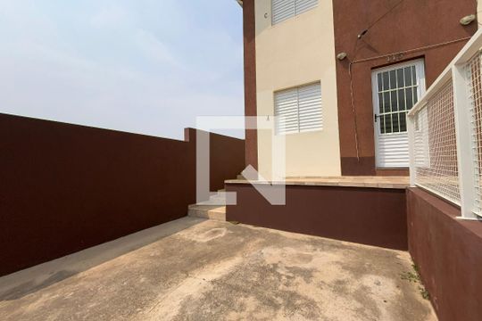 Garagem de casa para alugar com 2 quartos, 50m² em Vila Hipica, Vinhedo