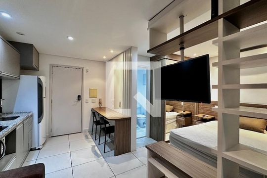 Sala de kitnet/studio para alugar com 0 quarto, 35m² em Jardim Aeroporto, São Paulo