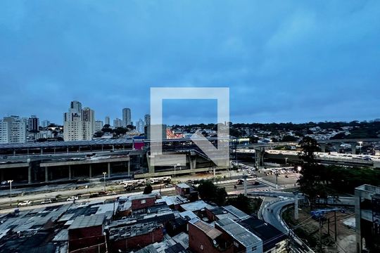 Vista de kitnet/studio para alugar com 0 quarto, 35m² em Jardim Aeroporto, São Paulo