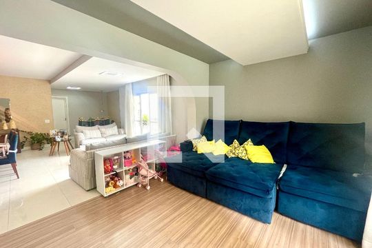 Sala de TV de apartamento à venda com 4 quartos, 205m² em Centro, Jundiaí