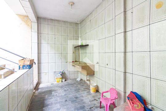 Área de Serviço de casa para alugar com 3 quartos, 243m² em Bandeiras, Osasco