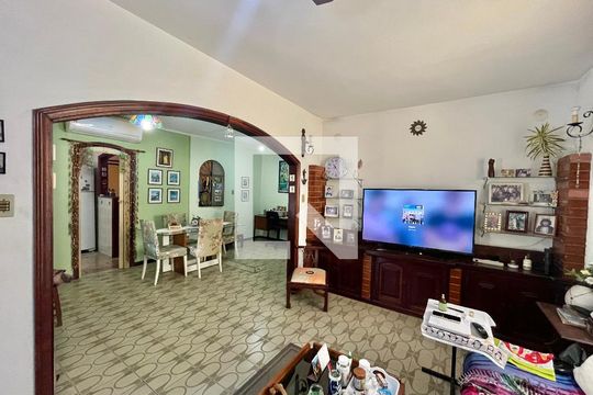 Sala de TV de casa de condomínio à venda com 3 quartos, 250m² em Taquara, Rio de Janeiro