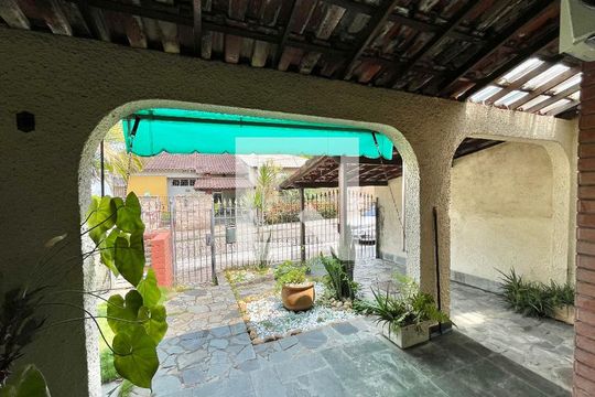 Varanda da frente de casa de condomínio à venda com 3 quartos, 250m² em Taquara, Rio de Janeiro