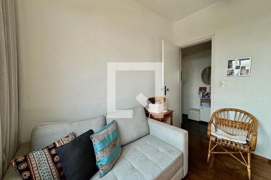 Sala de apartamento à venda com 4 quartos, 100m² em Santo Antônio, Belo Horizonte
