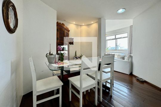 Sala de apartamento à venda com 4 quartos, 100m² em Santo Antônio, Belo Horizonte