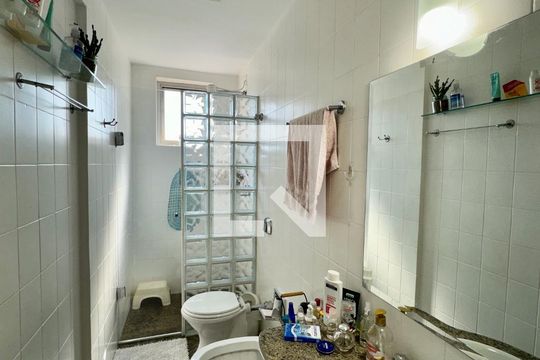 Banheiro de apartamento à venda com 4 quartos, 100m² em Santo Antônio, Belo Horizonte