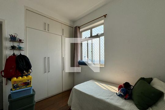 Quarto 1 de apartamento à venda com 4 quartos, 100m² em Santo Antônio, Belo Horizonte