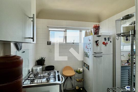 Cozinha de apartamento à venda com 4 quartos, 100m² em Santo Antônio, Belo Horizonte