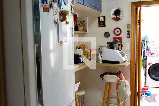 Cozinha de apartamento à venda com 3 quartos, 106m² em Vila São Francisco, Osasco
