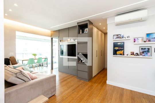 Sala de apartamento à venda com 1 quarto, 49m² em Campo Belo, São Paulo