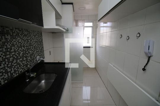 Cozinha de apartamento para alugar com 2 quartos, 47m² em Irajá, Rio de Janeiro