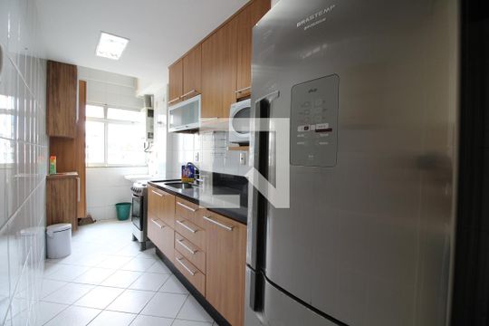 Cozinha de apartamento para alugar com 2 quartos, 75m² em Barra Olímpica, Rio de Janeiro