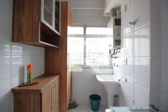 Área de Serviço de apartamento para alugar com 2 quartos, 75m² em Barra Olímpica, Rio de Janeiro