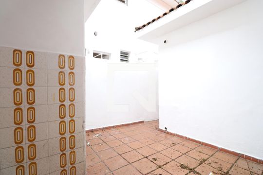 Área de Serviço de casa para alugar com 2 quartos, 120m² em Vila Romana, São Paulo