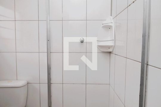 Banheiro de casa para alugar com 2 quartos, 100m² em Vila Medeiros, São Paulo