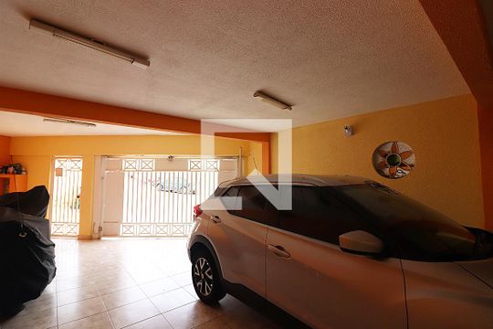 Garagem de casa à venda com 3 quartos, 246m² em Vila Sacilotto, São Bernardo do Campo