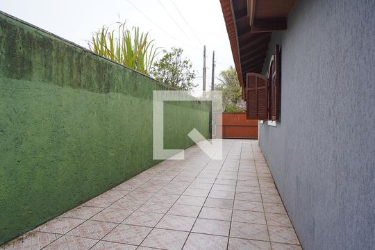 Garagem de casa para alugar com 2 quartos, 110m² em Campeche, Florianópolis