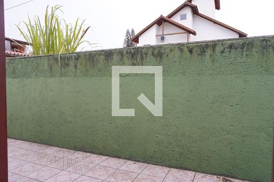 Suíte 1 - Vista de casa para alugar com 2 quartos, 110m² em Campeche, Florianópolis