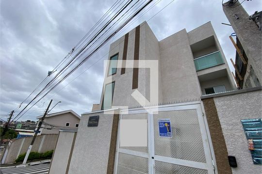 Fachada + plaquinha  de apartamento para alugar com 1 quarto, 30m² em Cidade Patriarca, São Paulo