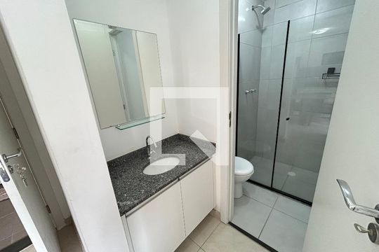 Banheiro de apartamento para alugar com 1 quarto, 30m² em Várzea da Barra Funda, São Paulo