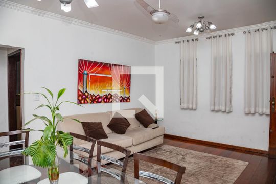 Sala de casa à venda com 4 quartos, 313m² em Vila Nogueira, Diadema