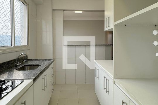 Cozinha de apartamento à venda com 2 quartos, 66m² em Vila Boa Vista, Barueri
