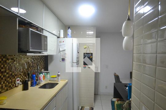 Cozinha e Área de Serviço de apartamento para alugar com 2 quartos, 59m² em Jardim da Viga, Nova Iguaçu