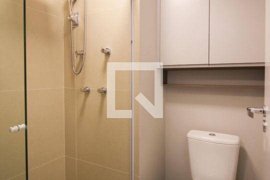 Banheiro de apartamento à venda com 1 quarto, 31m² em Moema, São Paulo