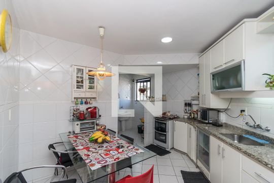 Cozinha de apartamento à venda com 4 quartos, 233m² em Penha Circular, Rio de Janeiro