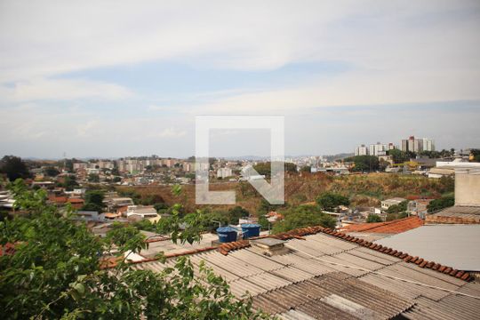 Casa 2 Vista de casa para alugar com 5 quartos, 350m² em Califórnia, Belo Horizonte