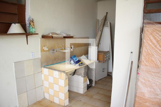 Área de Serviço de casa para alugar com 5 quartos, 350m² em Califórnia, Belo Horizonte