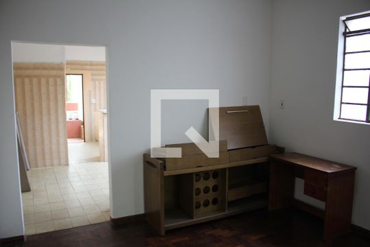 Sala de casa para alugar com 5 quartos, 350m² em Califórnia, Belo Horizonte