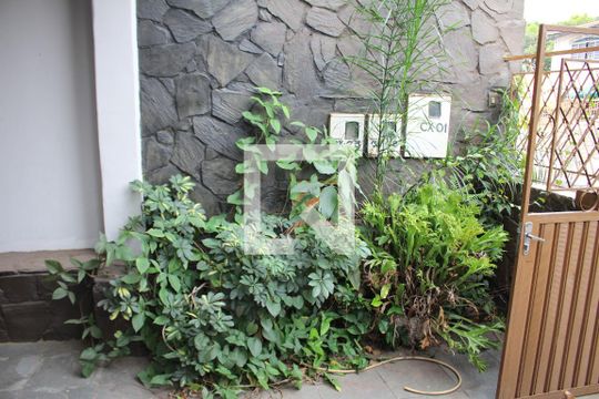 Quintal de casa para alugar com 5 quartos, 350m² em Califórnia, Belo Horizonte