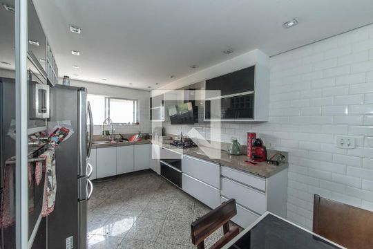 Cozinha de casa à venda com 4 quartos, 203m² em Bosque da Saúde, São Paulo