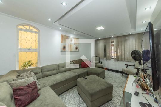 Casa à venda com 4 quartos, 203m² em Bosque da Saúde, São Paulo