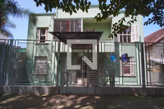 Fachada de apartamento à venda com 2 quartos, 60m² em Petrópolis, Porto Alegre