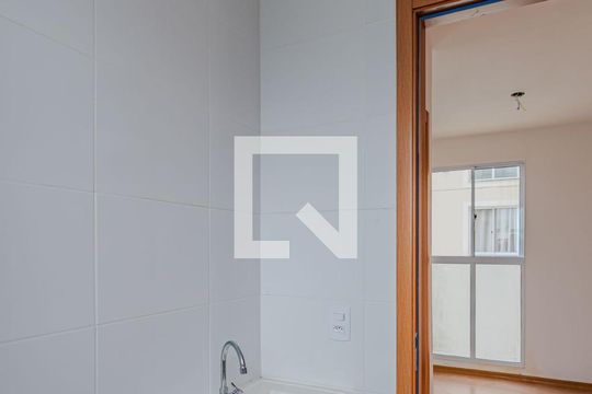 Banheiro de apartamento para alugar com 2 quartos, 42m² em Cavalhada, Porto Alegre