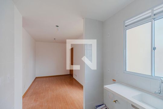 Cozinha e Área de Serviço de apartamento para alugar com 2 quartos, 42m² em Cavalhada, Porto Alegre