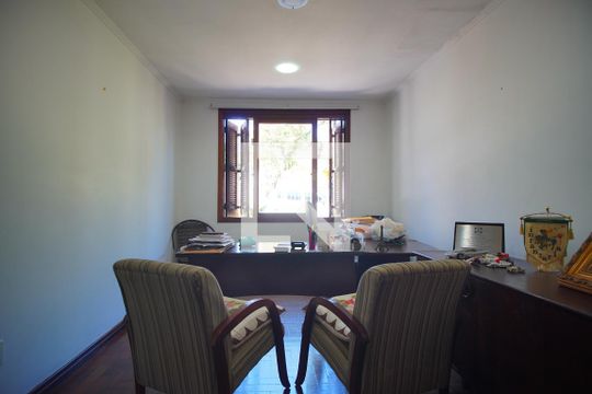 Gabinete de casa à venda com 4 quartos, 270m² em Vila Ipiranga, Porto Alegre
