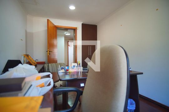 Gabinete de casa à venda com 4 quartos, 270m² em Vila Ipiranga, Porto Alegre