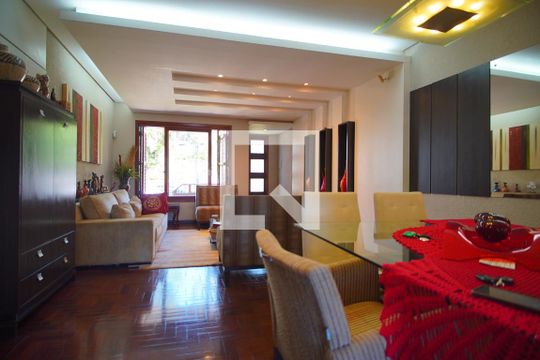 Sala de casa à venda com 4 quartos, 270m² em Vila Ipiranga, Porto Alegre
