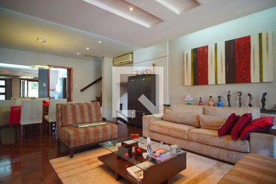 Sala de casa à venda com 4 quartos, 270m² em Vila Ipiranga, Porto Alegre