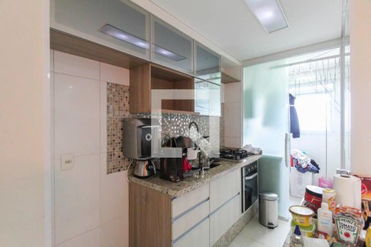 Cozinha de apartamento à venda com 2 quartos, 47m² em Quinta da Paineira, São Paulo