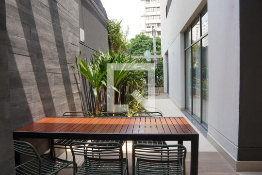 Área comum de kitnet/studio para alugar com 1 quarto, 26m² em Cerqueira César, São Paulo