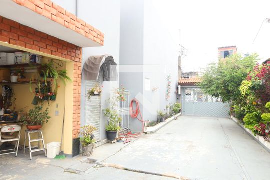 Quintal e Garagem de casa para alugar com 3 quartos, 120m² em Cidade Líder, São Paulo