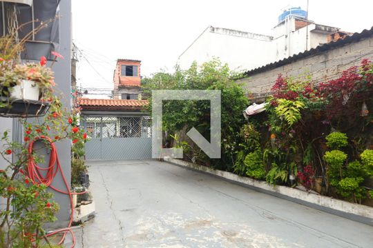 Quintal e Garagem de casa para alugar com 3 quartos, 120m² em Cidade Líder, São Paulo