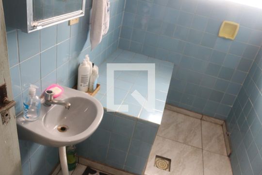 Banheiro 1 de casa à venda com 2 quartos, 125m² em Barcelona, São Caetano do Sul