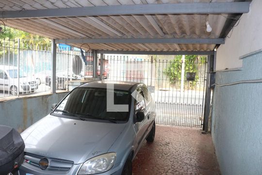 Garagem de casa à venda com 2 quartos, 125m² em Barcelona, São Caetano do Sul