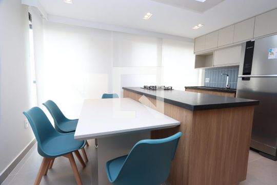 Cozinha de apartamento para alugar com 1 quarto, 42m² em Vila Mariana, São Paulo
